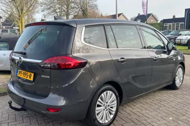 Opel Zafira (2016) thumbnail 5