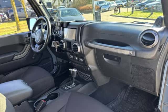 Jeep Wrangler (2014) thumbnail 13