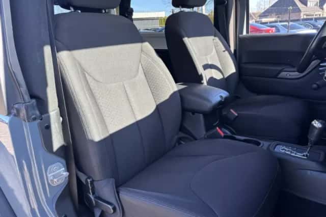 Jeep Wrangler (2014) thumbnail 14