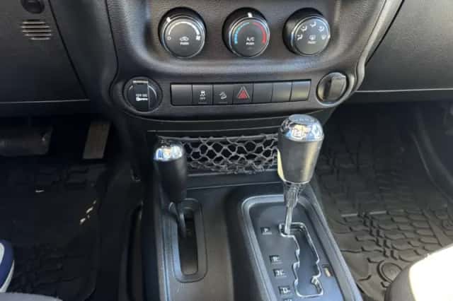 Jeep Wrangler (2014) thumbnail 19
