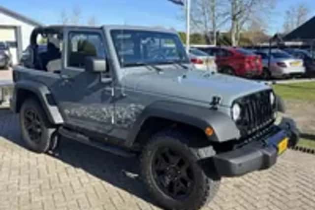 Jeep Wrangler (2014) thumbnail 26