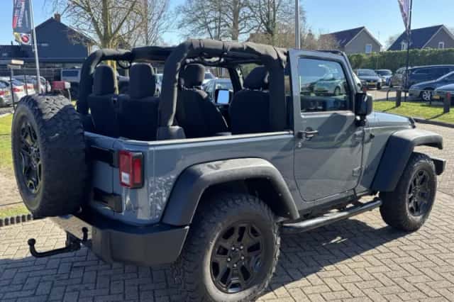 Jeep Wrangler (2014) thumbnail 8