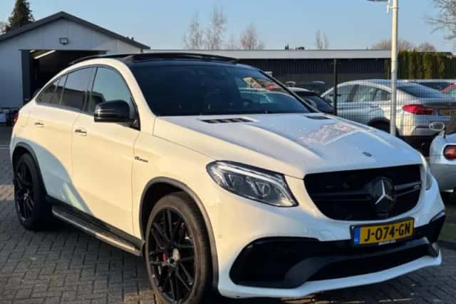 Mercedes-Benz GLE (2016) thumbnail 3