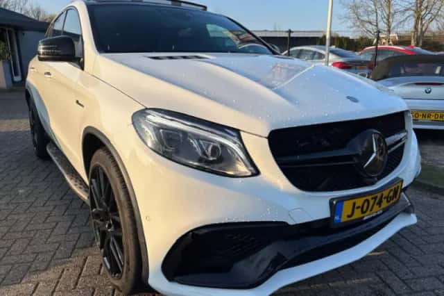 Mercedes-Benz GLE (2016) thumbnail 4