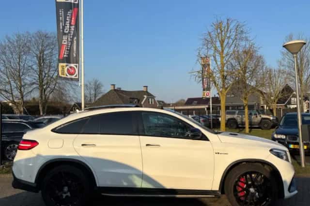 Mercedes-Benz GLE (2016) thumbnail 5