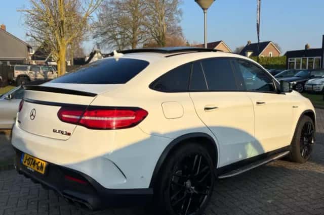 Mercedes-Benz GLE (2016) thumbnail 6