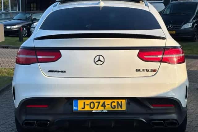 Mercedes-Benz GLE (2016) thumbnail 7