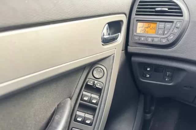 Citroën C4 Picasso (2012) thumbnail 15