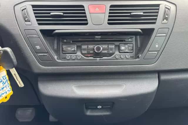Citroën C4 Picasso (2012) thumbnail 16