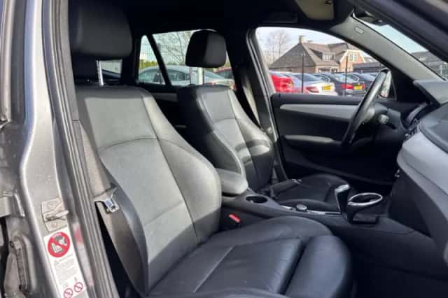 BMW X1 (2011) thumbnail 11