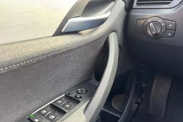 BMW X1 (2011) thumbnail 18