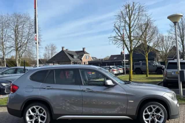 BMW X1 (2011) thumbnail 6