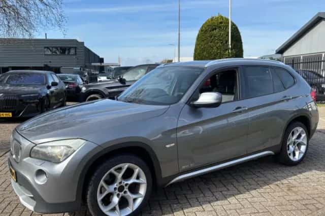 BMW X1 (2011) thumbnail 8
