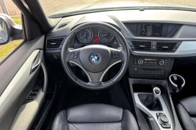 BMW X1 (2011) thumbnail 9
