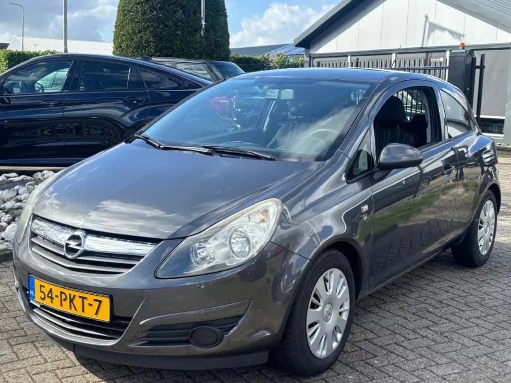 Opel Corsa (2011) — foto 1