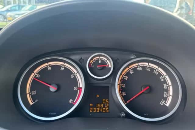 Opel Corsa (2011) thumbnail 15