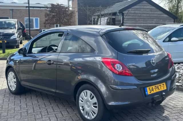 Opel Corsa (2011) thumbnail 8