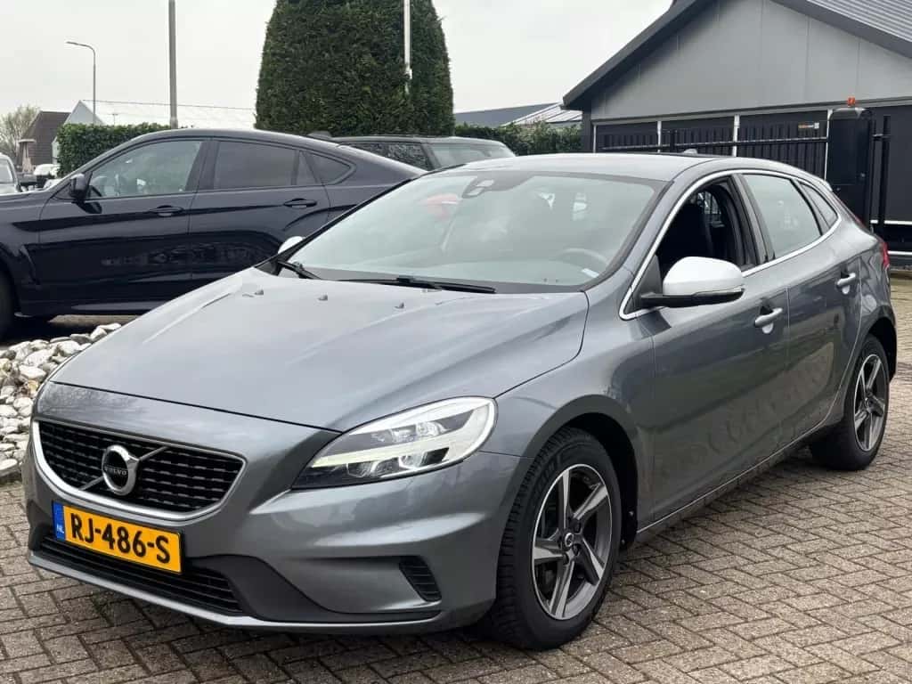 Volvo V40 (2017) — foto 1
