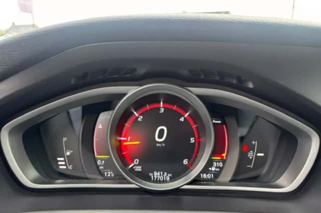 Volvo V40 (2017) thumbnail 13