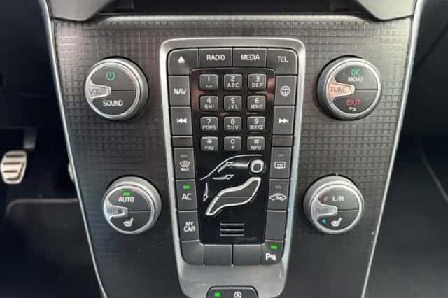 Volvo V40 (2017) thumbnail 15