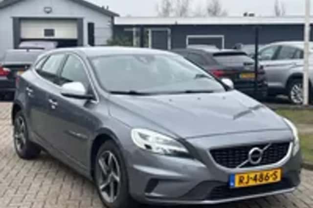 Volvo V40 (2017) thumbnail 24