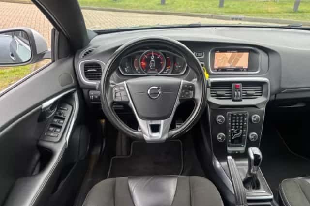 Volvo V40 (2017) thumbnail 9