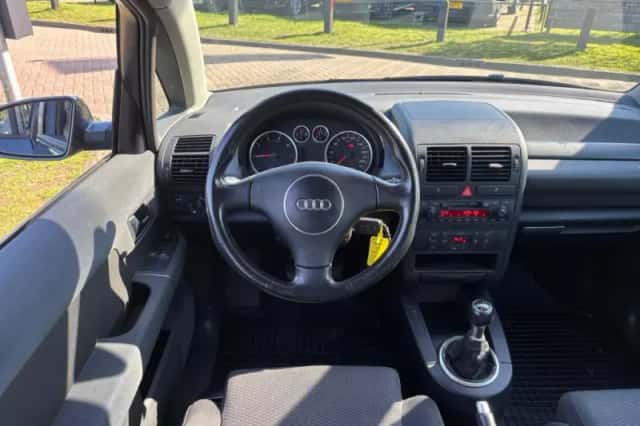 Audi A2 (2004) thumbnail 9