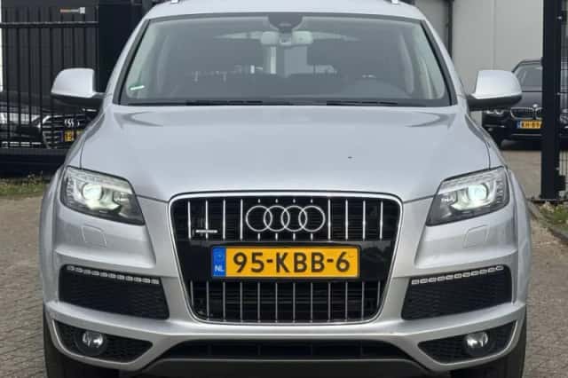 Audi Q7 (2009) thumbnail 2