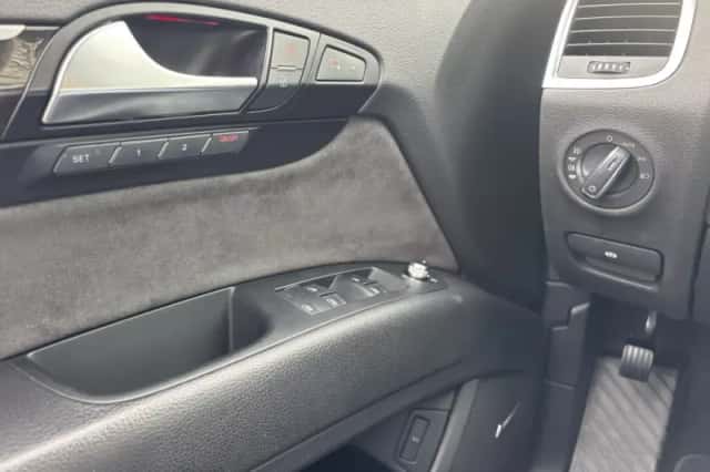 Audi Q7 (2009) thumbnail 17