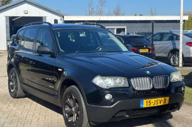 BMW X3 (2009) thumbnail 3