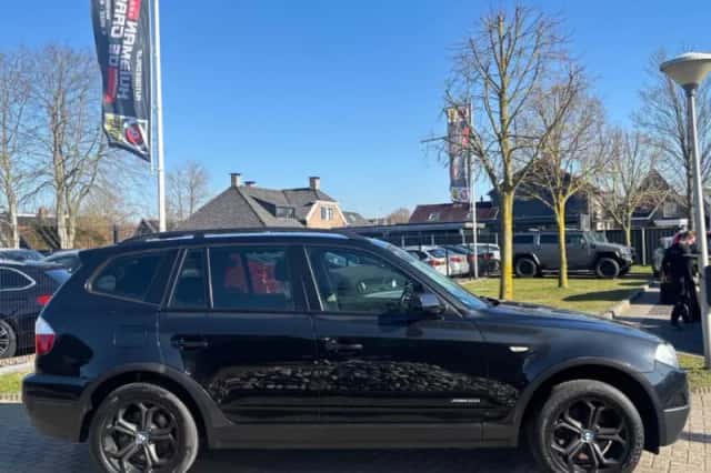 BMW X3 (2009) thumbnail 4
