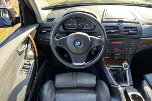 BMW X3 (2009) thumbnail 9