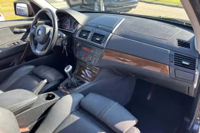 BMW X3 (2009) thumbnail 10