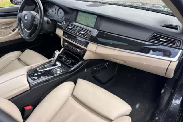 BMW 5-Serie (2013) thumbnail 10