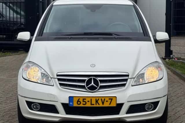 Mercedes-Benz A-Klasse (2010) thumbnail 2