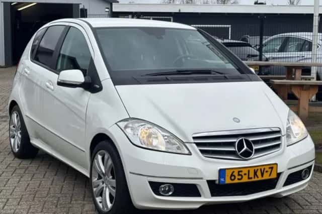 Mercedes-Benz A-Klasse (2010) thumbnail 3