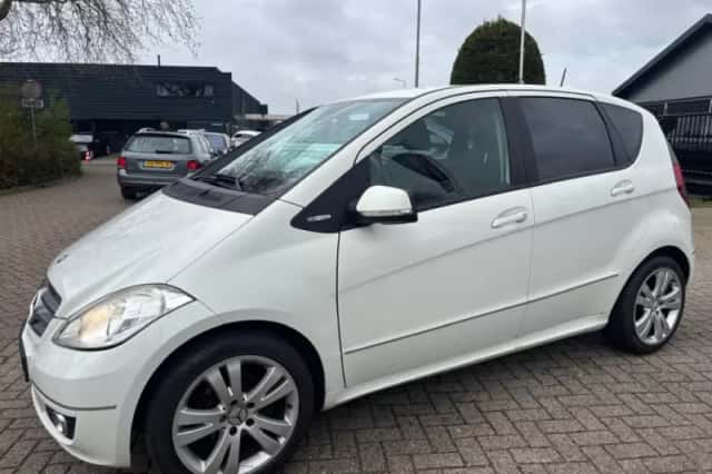 Mercedes-Benz A-Klasse (2010) thumbnail 4