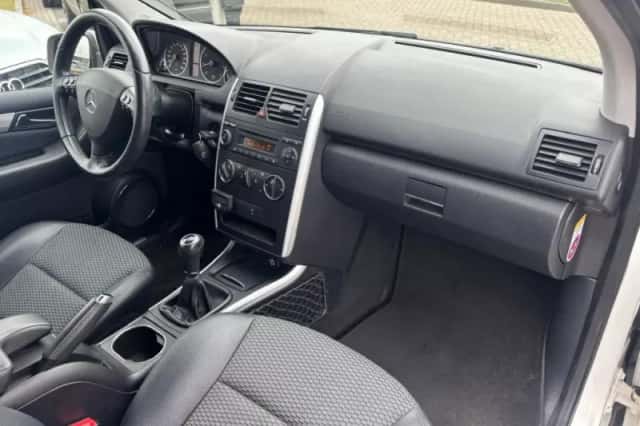 Mercedes-Benz A-Klasse (2010) thumbnail 9