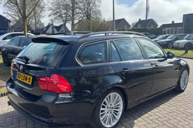 BMW 3-Serie (2010) thumbnail 6