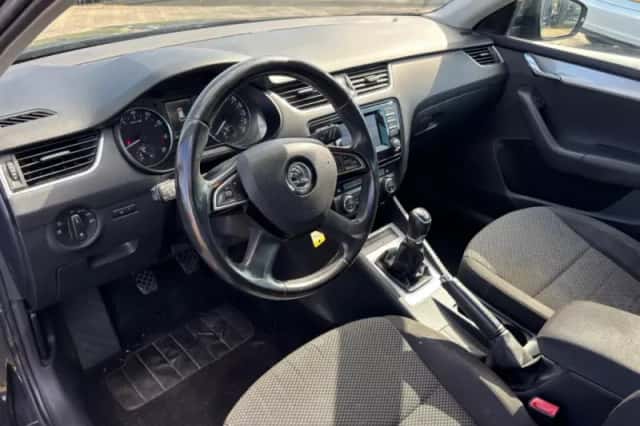 Škoda Octavia (2013) thumbnail 12
