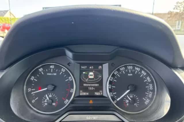 Škoda Octavia (2013) thumbnail 15