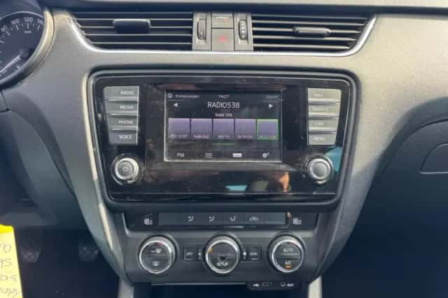 Škoda Octavia (2013) thumbnail 17