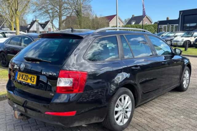 Škoda Octavia (2013) thumbnail 6