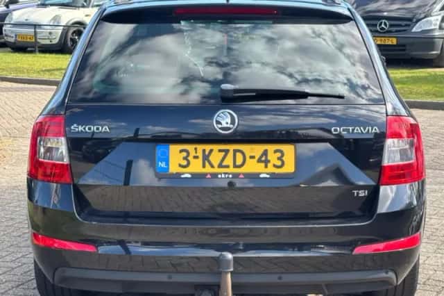 Škoda Octavia (2013) thumbnail 7