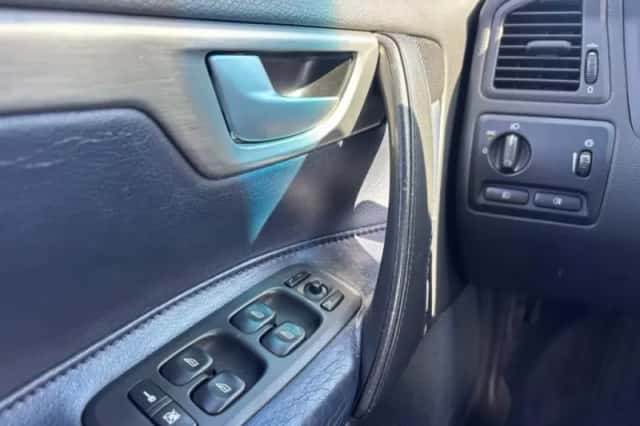 Volvo V70 (2005) thumbnail 18