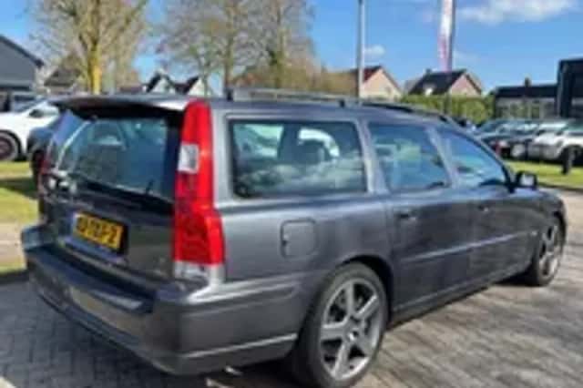 Volvo V70 (2005) thumbnail 25