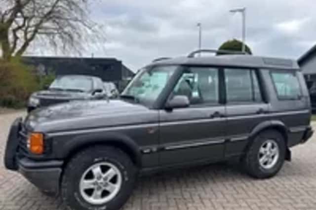 Land Rover Discovery (2002) thumbnail 16
