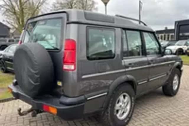 Land Rover Discovery (2002) thumbnail 18