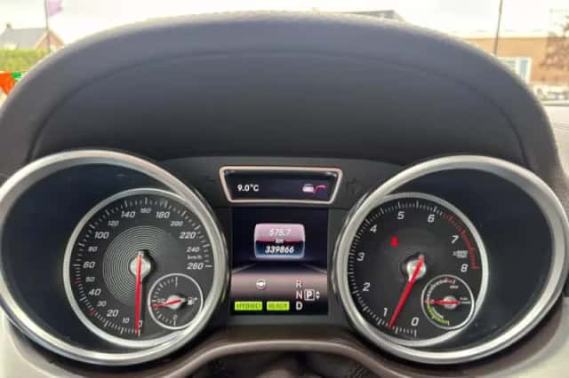 Mercedes-Benz GLE (2015) thumbnail 17