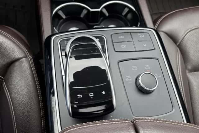 Mercedes-Benz GLE (2015) thumbnail 19